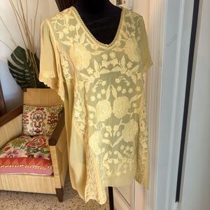 KARYN SEO Anthropologie Pale Yellow Embroidered Swing Top! Short Sleeve! EX COND